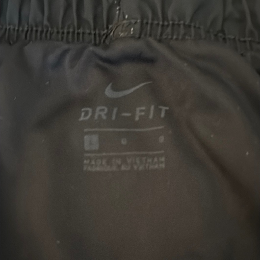 Nike Black Athletic Shorts Lightweight Moisture-Wicking - Picture 4 of 6